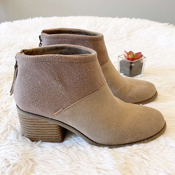 TOMS Lacy Taupe Suede Leather Heel Ankle Bootie Women’s 7 - Picture 4 of 9